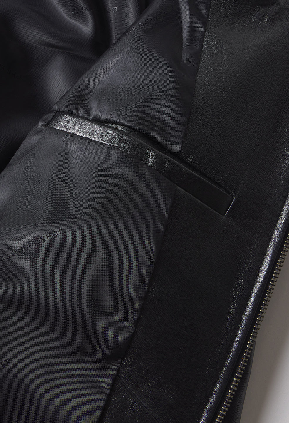 Leather Curson Bomber / Black