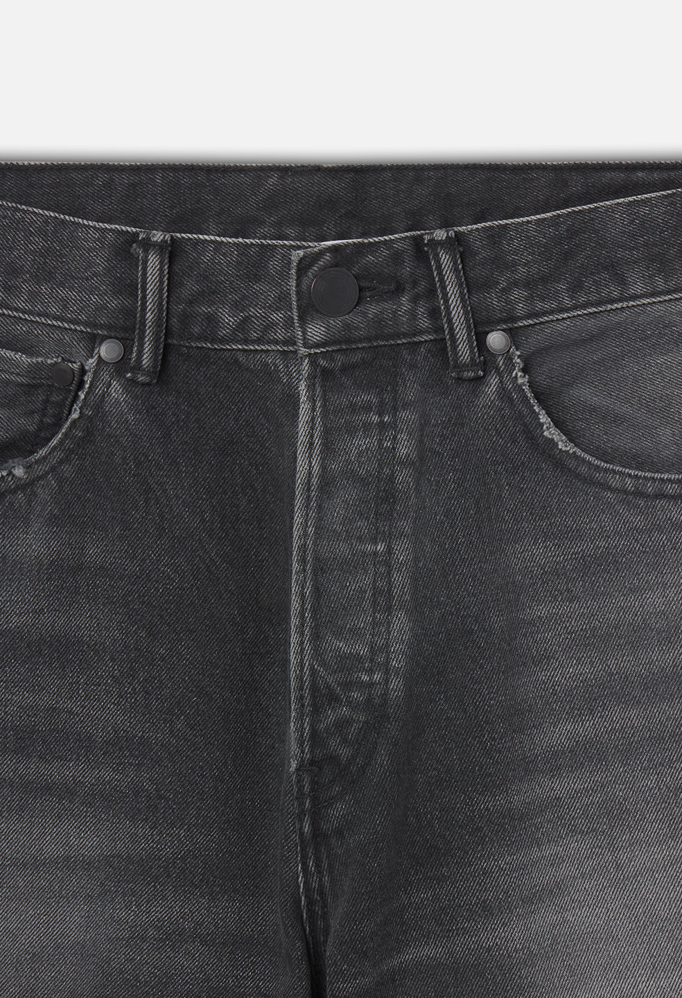 Wyatt Shorts / Cinder